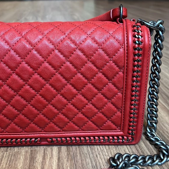 A109- π―% authentic Chanel Medium Boy top handle bag - Picture 9 of 17